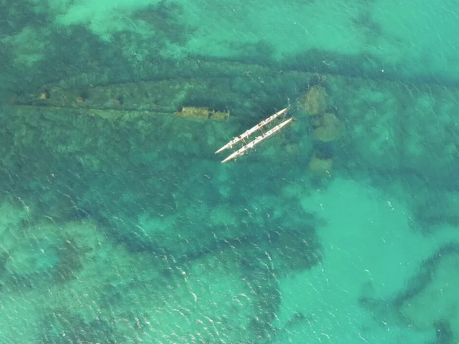 Passeios em Fernando de Noronha - Canoa Havaiana