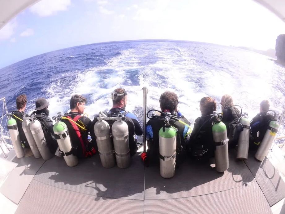 Passeios em Fernando de Noronha - Mergulho Batismo