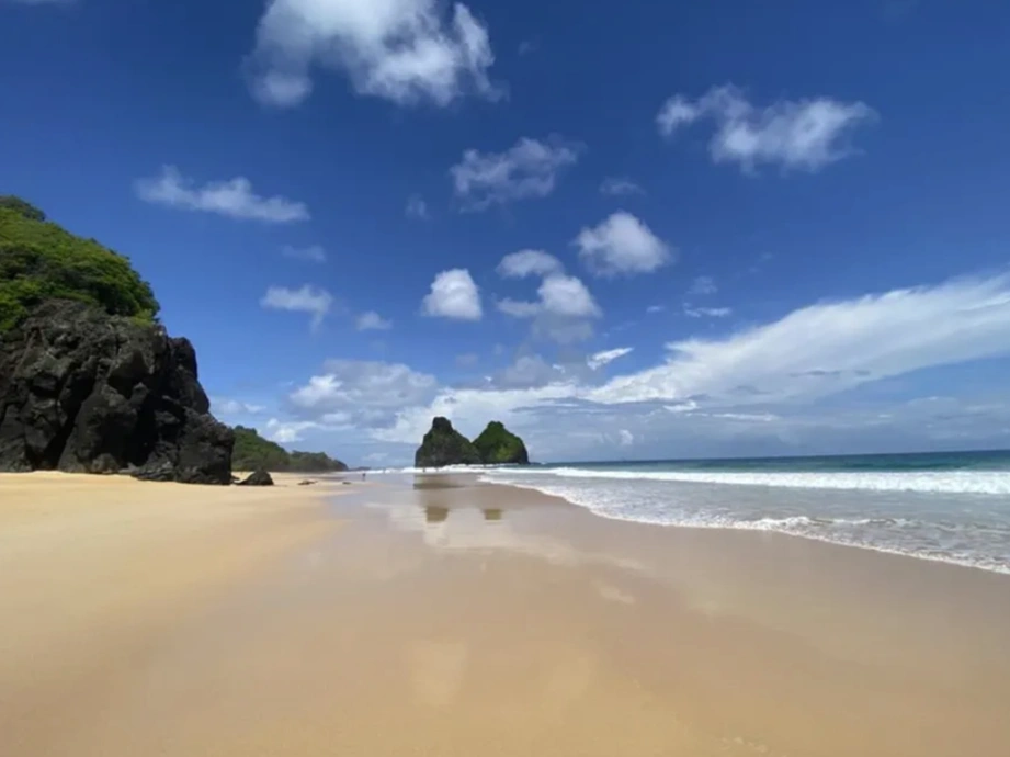 Passeio em Fernando de Noronha - trila costa esmeralda