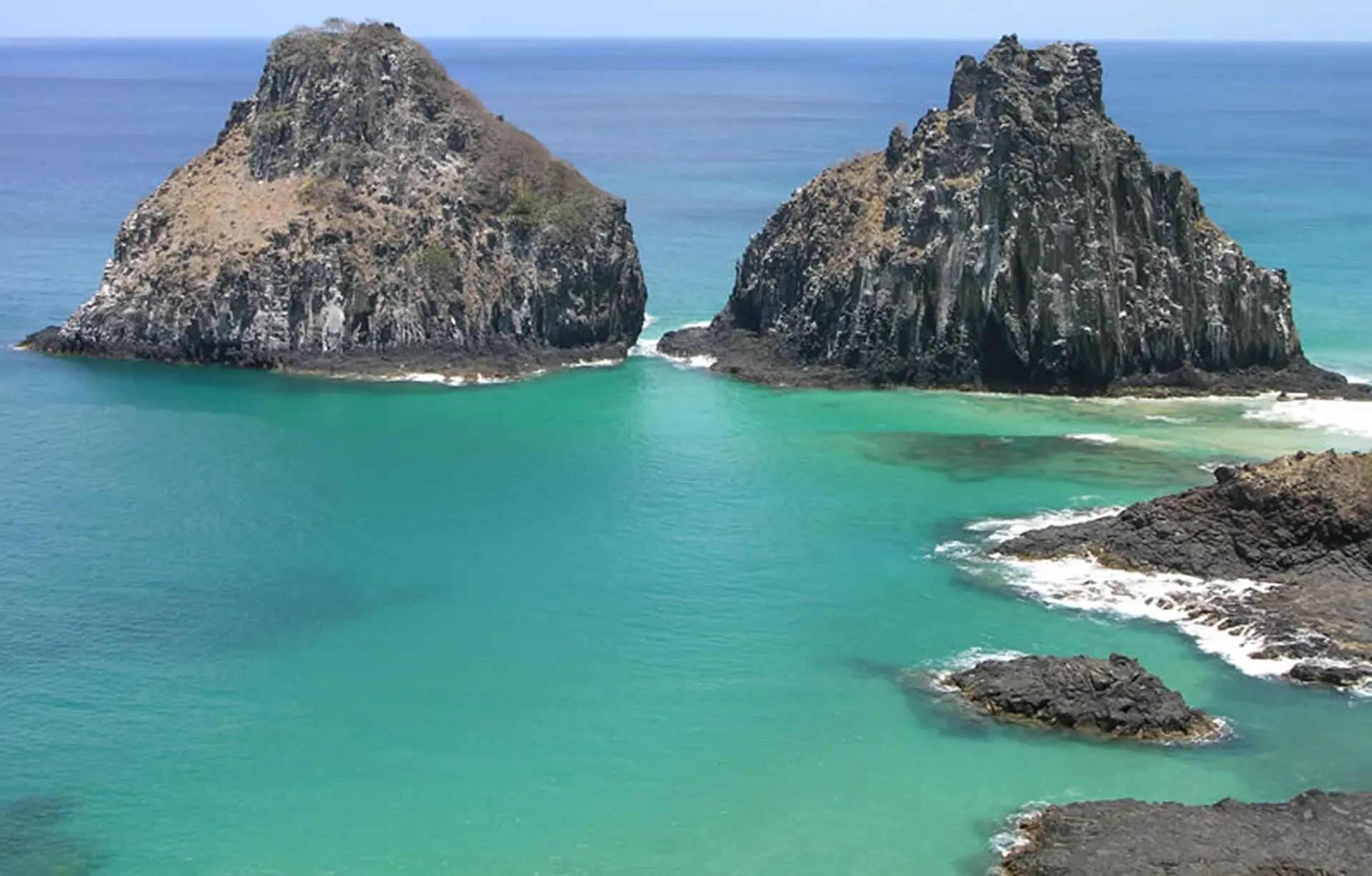 Morro Dois Irmãos em Fernando de Noronha